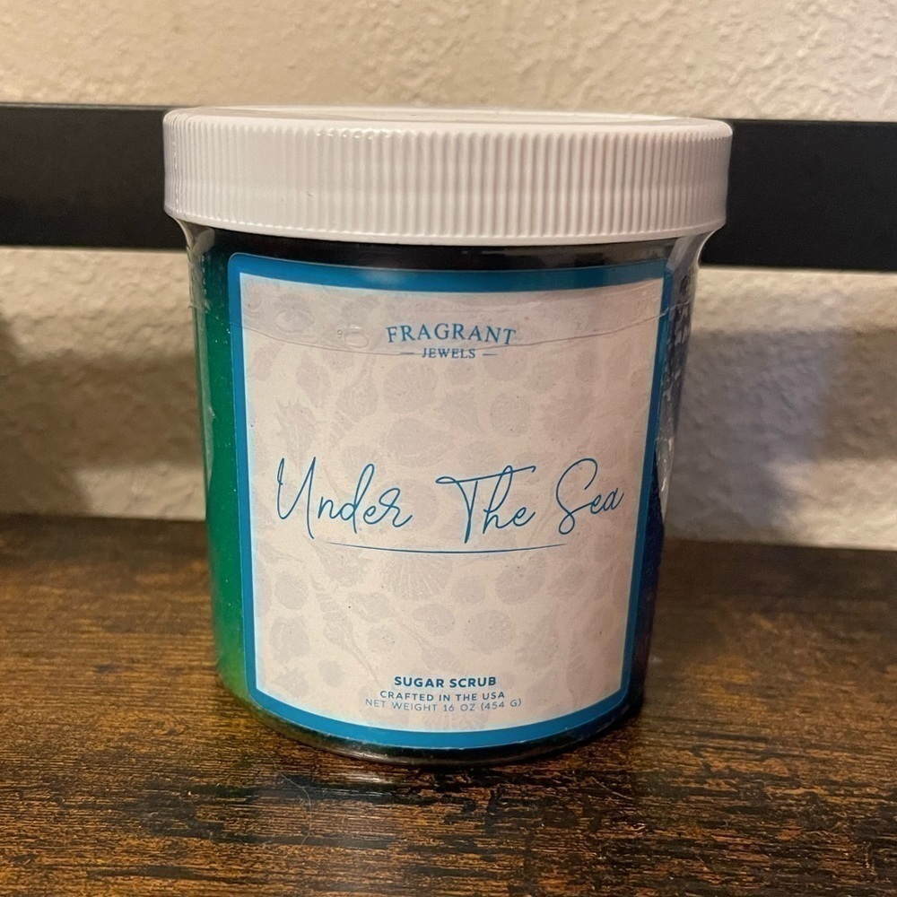 *NEW* Fragrant Jewels Under The Sea Sugar Scrub with Hidden Surprise Ring - 16oz